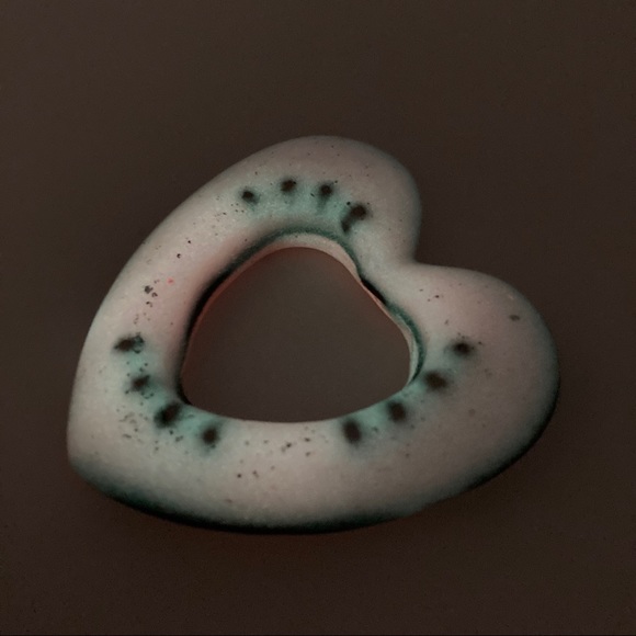 “Heart Rise” Vessel Heart Talisman - Picture 10 of 15